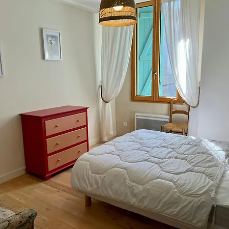 Charming House In An Organic Wine Estate 펜션 프롱티냥